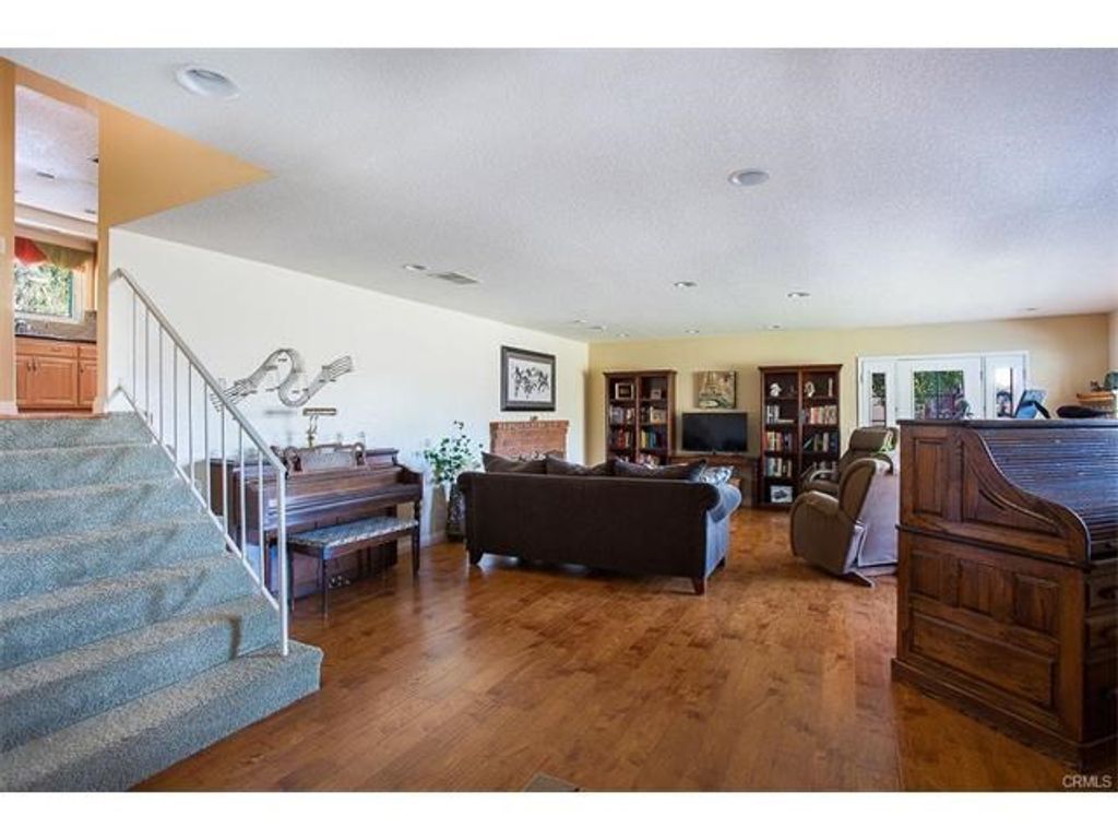 listing image 130720504571658549147