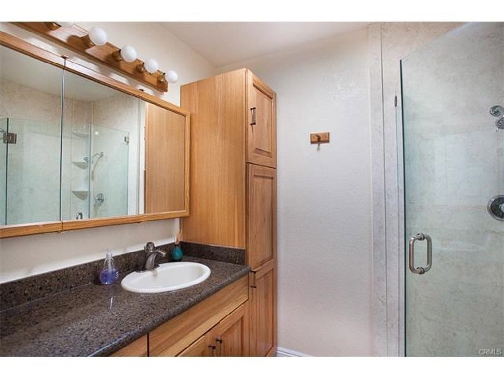 listing image 130727425583646763953