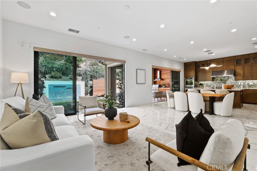 305 Pinnacle Drive