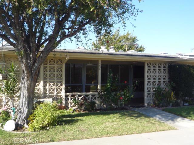 GREAT LOCATION!!! Adorable 1 Bedroom on a Little Green, Close to Parking. Nice Neighborhood, Walking Distance to Downtown and Amphitheatre. Tiled Front Patio w/ Storage, Custom Front Door, Carpet was just Cleaned. Everything has been Freshly Painted, White bright Kitchen, Newer Frig; Newer Oven, Skylight in Kitchen. Master Bedroom has Mirrored Closet. Bathroom has a Custom Clear Glass, Easy Entry Shower and Highboy Toilet. Heat Pump. Priced To Sell! Mutual 5 -125E Carport Bldg.71-Space #8