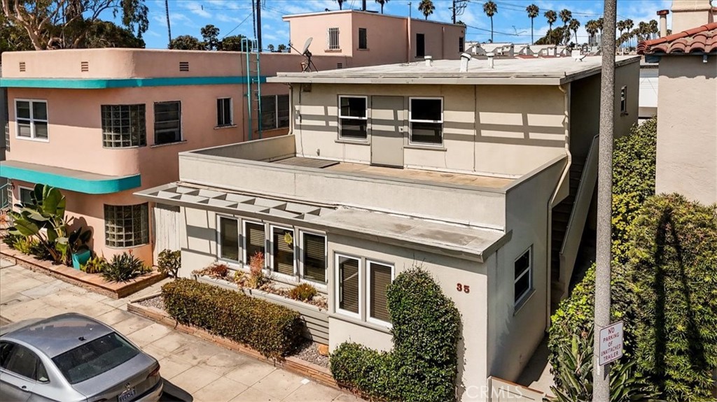 35 Ximeno Avenue