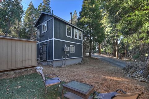 A home in Cedarpines Park