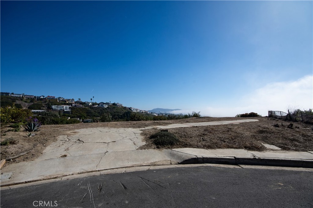 1207 Via La Mesa