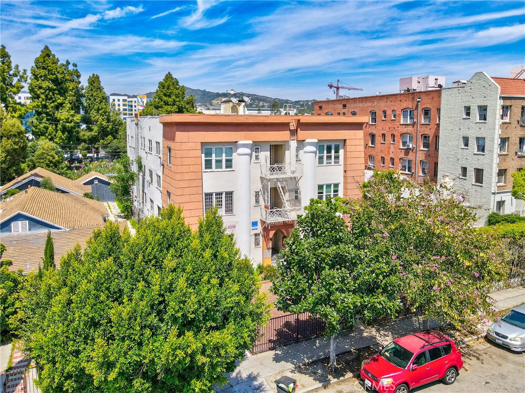 5617 La Mirada Avenue