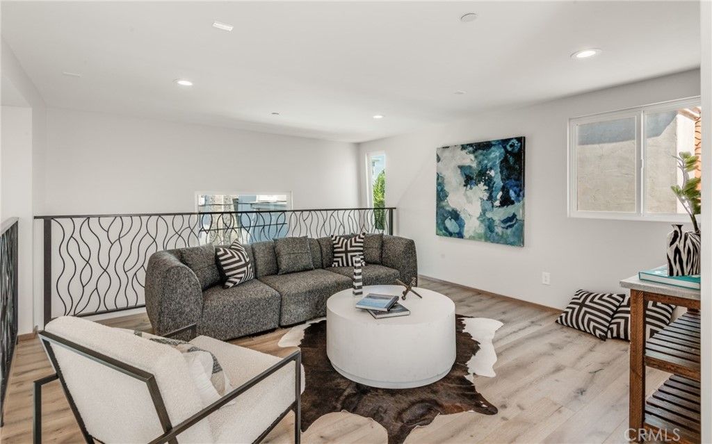 listing image 130728274651110644005