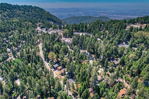 A home in Crestline