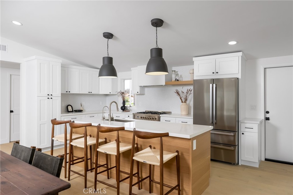 1727 Labrador Drive