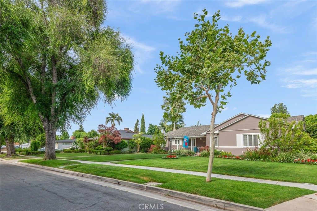 listing image 130727498429972379408