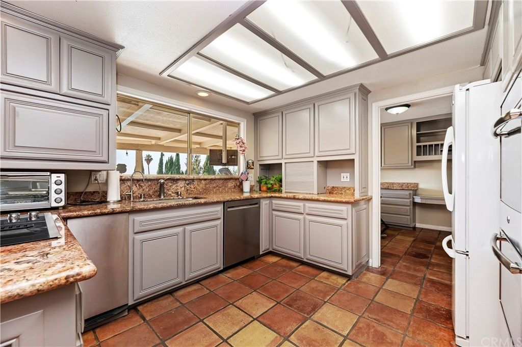 listing image 130725531171627922857