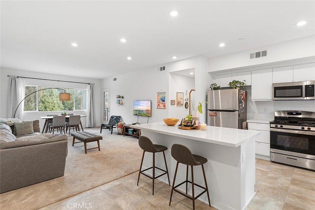 listing image 130725283775875357496
