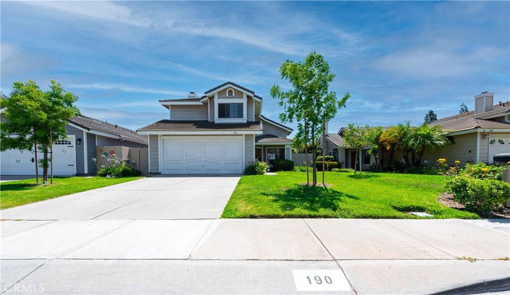 listing image 130723749617642463233