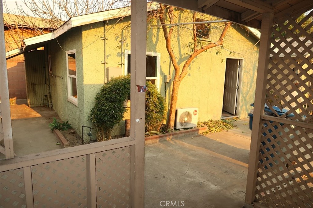 1123 Coronel Street