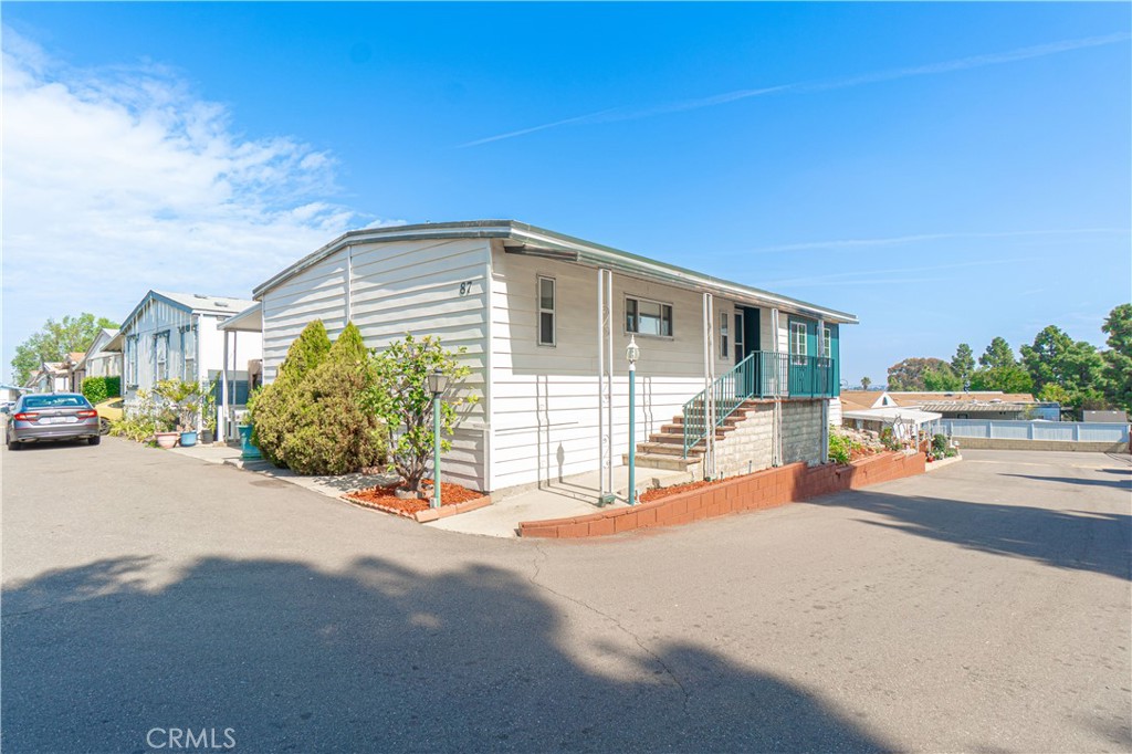 1501 Palos Verdes Drive North 87
