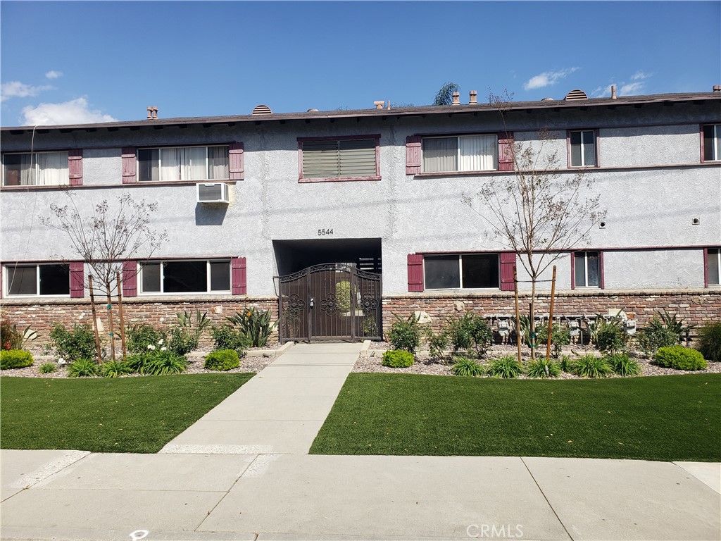 This an upstairs bright and upgraded 1 bedroom, 1 bathroom end unit in a beautiful area of Temple City. Conveniently located between Arcadia, Temple City and El Monte, it's minutes away from Santa Anita Mall, Santa Anita Race Track, The Arboretum, Downtown Temple City. Also located near the 10 Freeway to give residents easy access to Downtown LA and other parts of San Gabriel Valley. The building is a secured and small complex with large center courtyard and offers large parking area with circular driveway. This unit features granite kitchen countertops, tile flooring throughout and has plenty of closet space. The unit comes with a wall A/C and wall heater located in the living room, a ceiling fan in the bedroom, a gas range and refrigerator. The bathroom has been updated with beautiful porcelain/ceramic tile. The unit has 1 assigned parking space and pay per use washers and dryers are provided in the common area laundry room. On-street parking is abundant for guests and visitors.