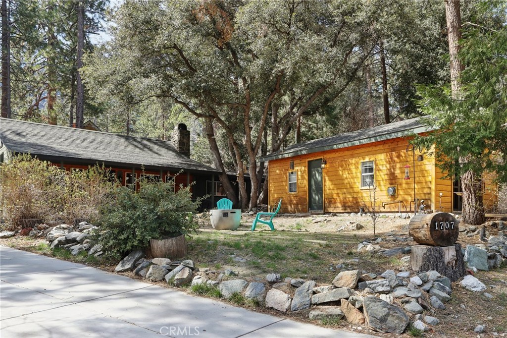 1707 Thrush Road