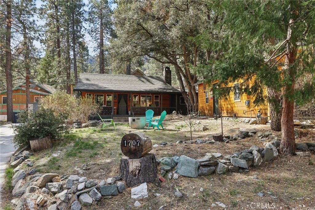 1707 Thrush Road