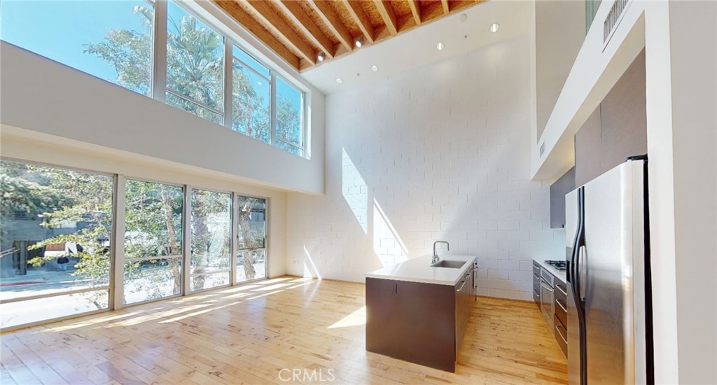 Properties 4 3450 Cahuenga Boulevard W 303