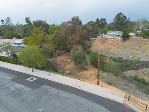 Photo of 848 W Sunset Drive, Redlands, CA 92373 (MLS # IG25044052)