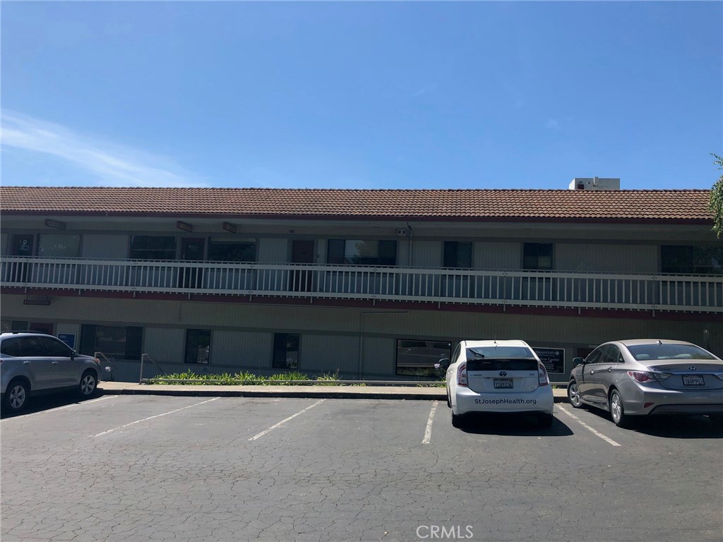 Office suites available for Lease. Located near Sutter Hospital in Lakeport and move in ready. Suite B is 1980 Sq Ft. Available June 1, 2025