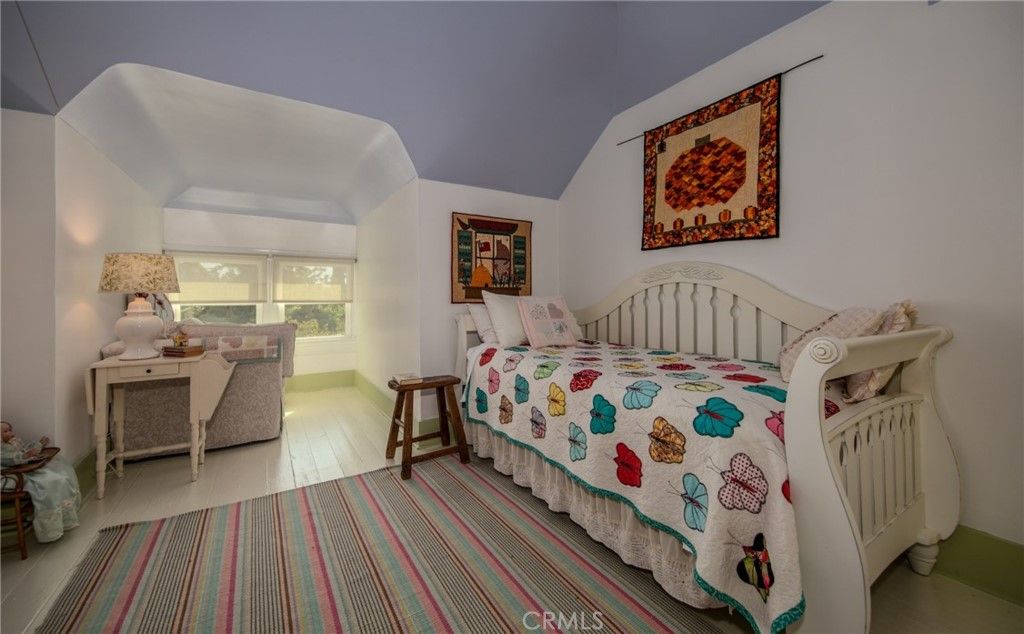 listing image 130722661618597748216