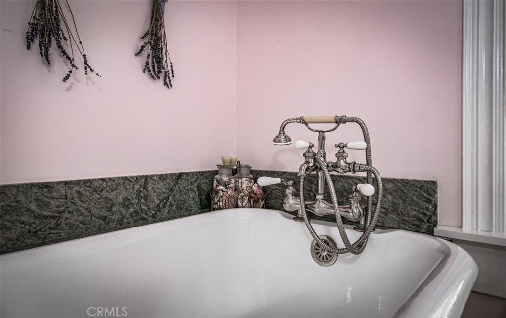 listing image 130720099030909619498