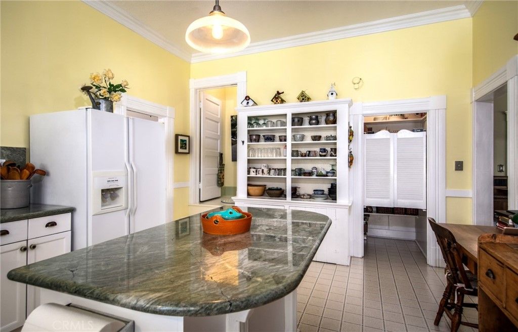 listing image 130725755807236576104