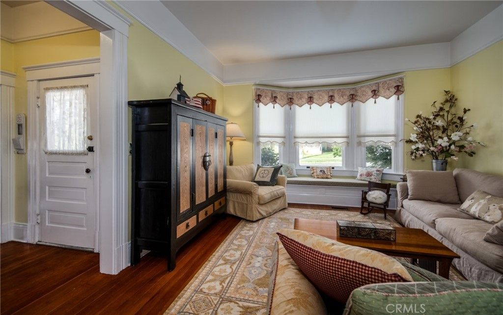 listing image 130720741854844943003