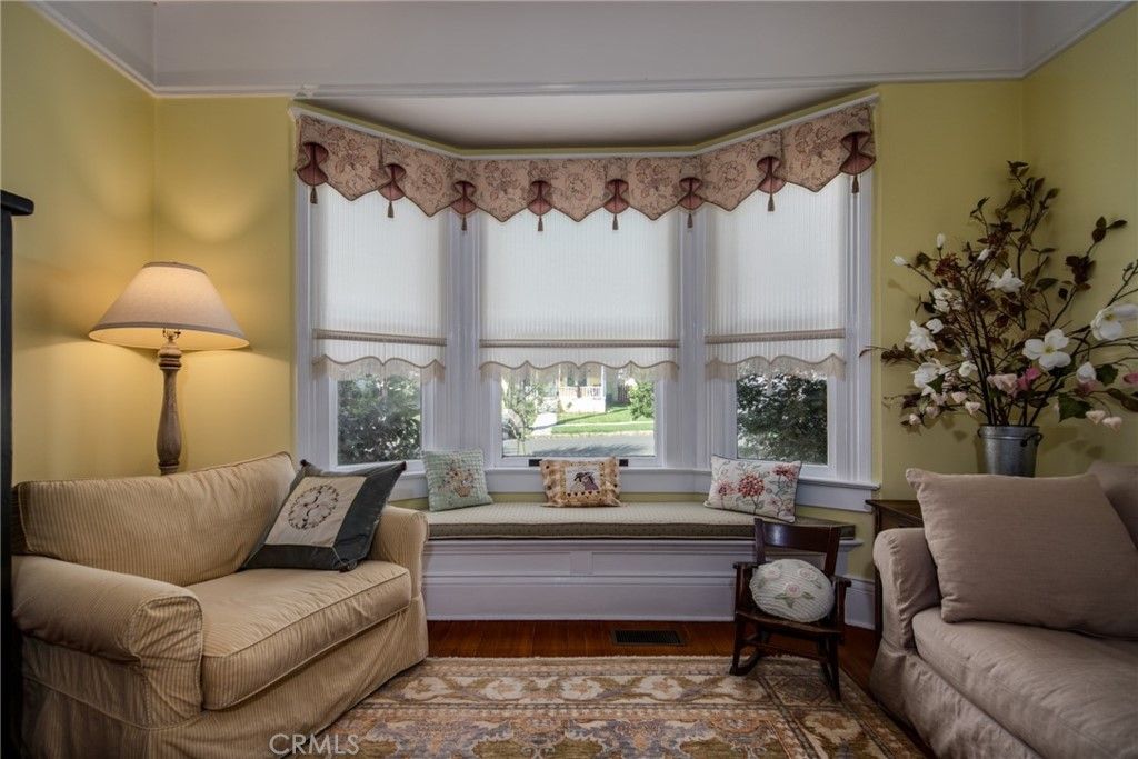 listing image 130720640082323522184