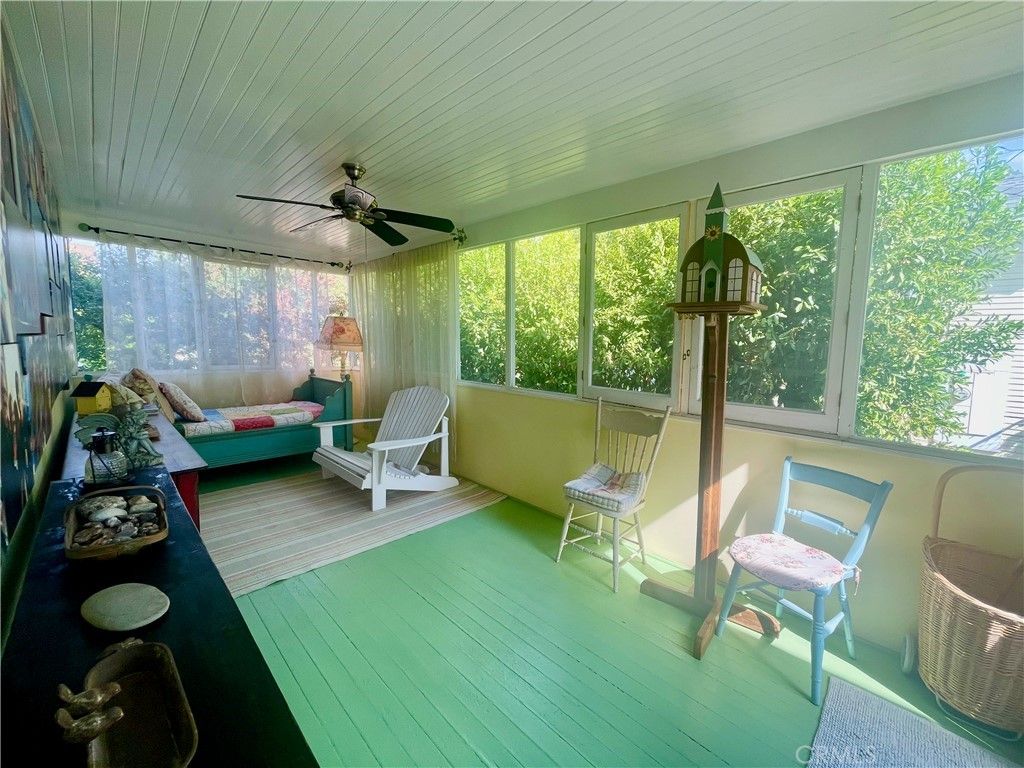 listing image 130722443389182826735