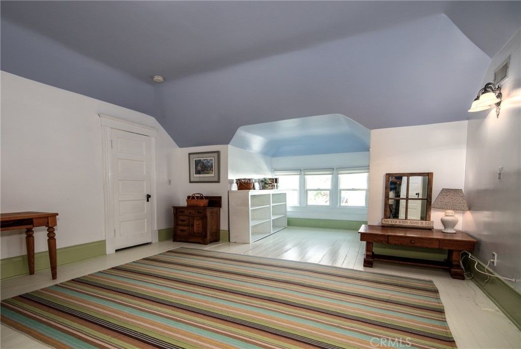 listing image 130725433218061050282