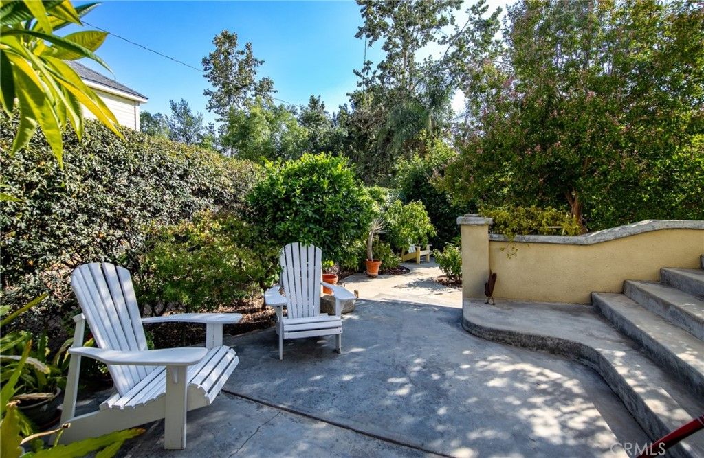listing image 130725841884794403894
