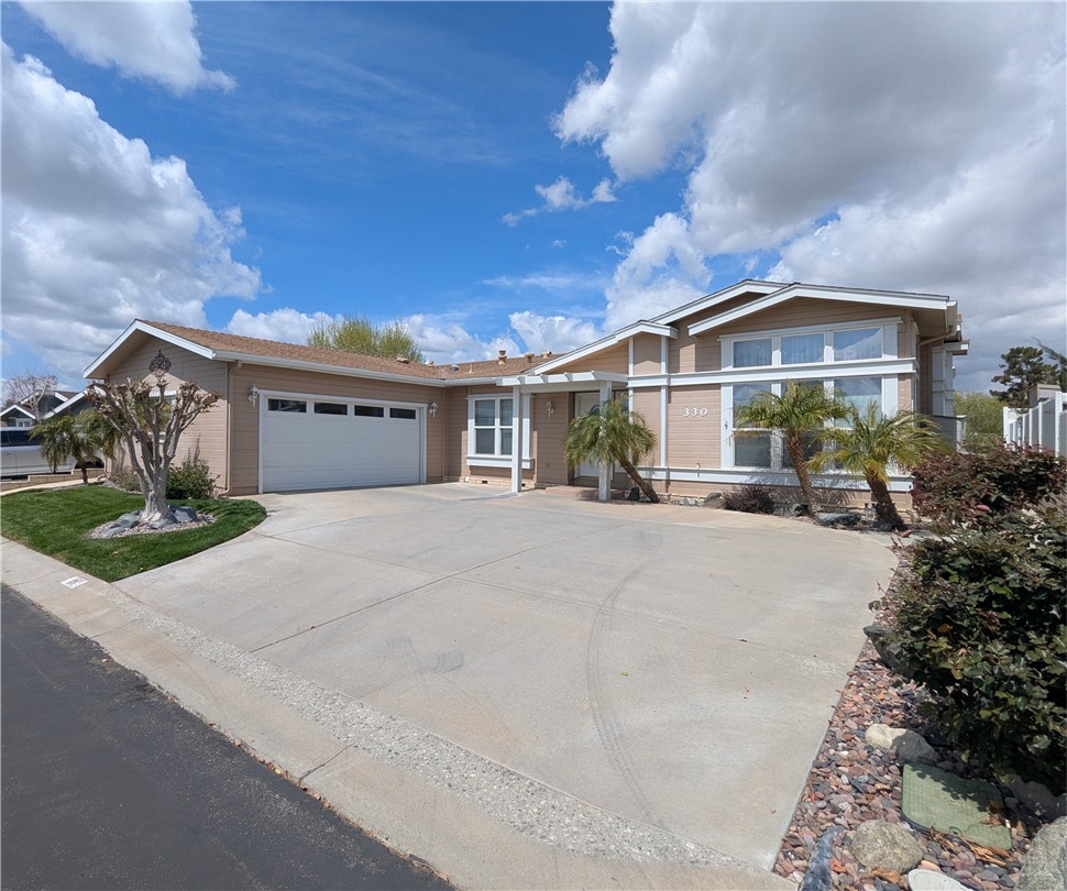 10961 Desert Lawn Dr 330