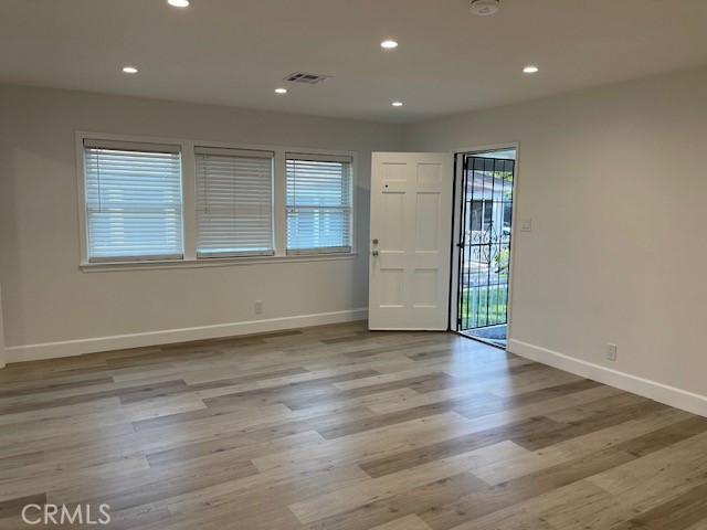 450 N Hollywood Way