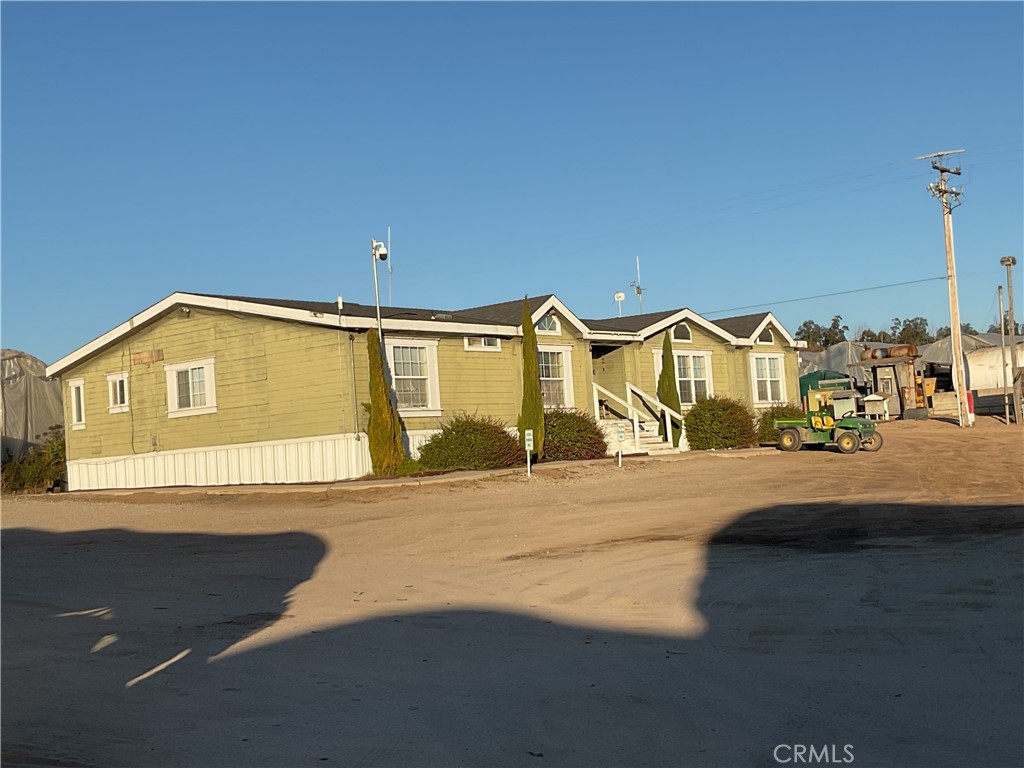 808 Albert Way