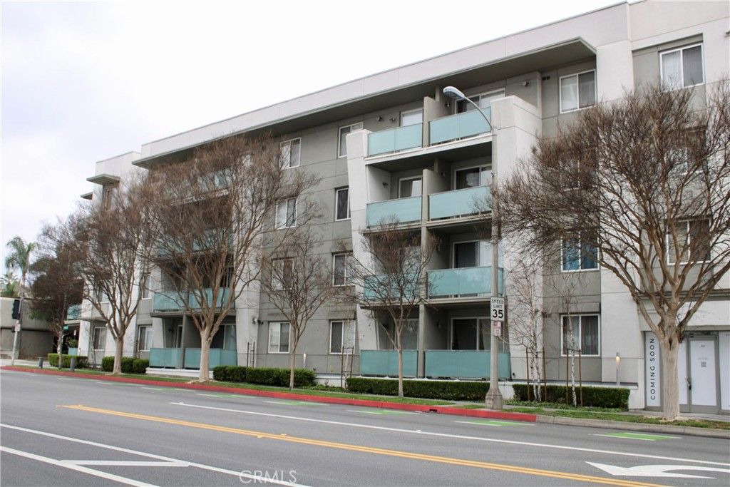 listing image 0