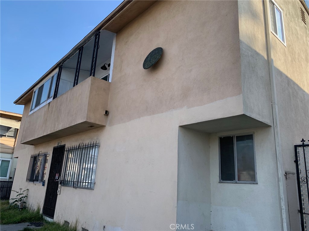 1260 E 4th Street 8
