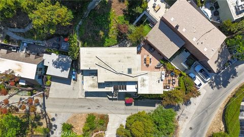 A home in Studio City