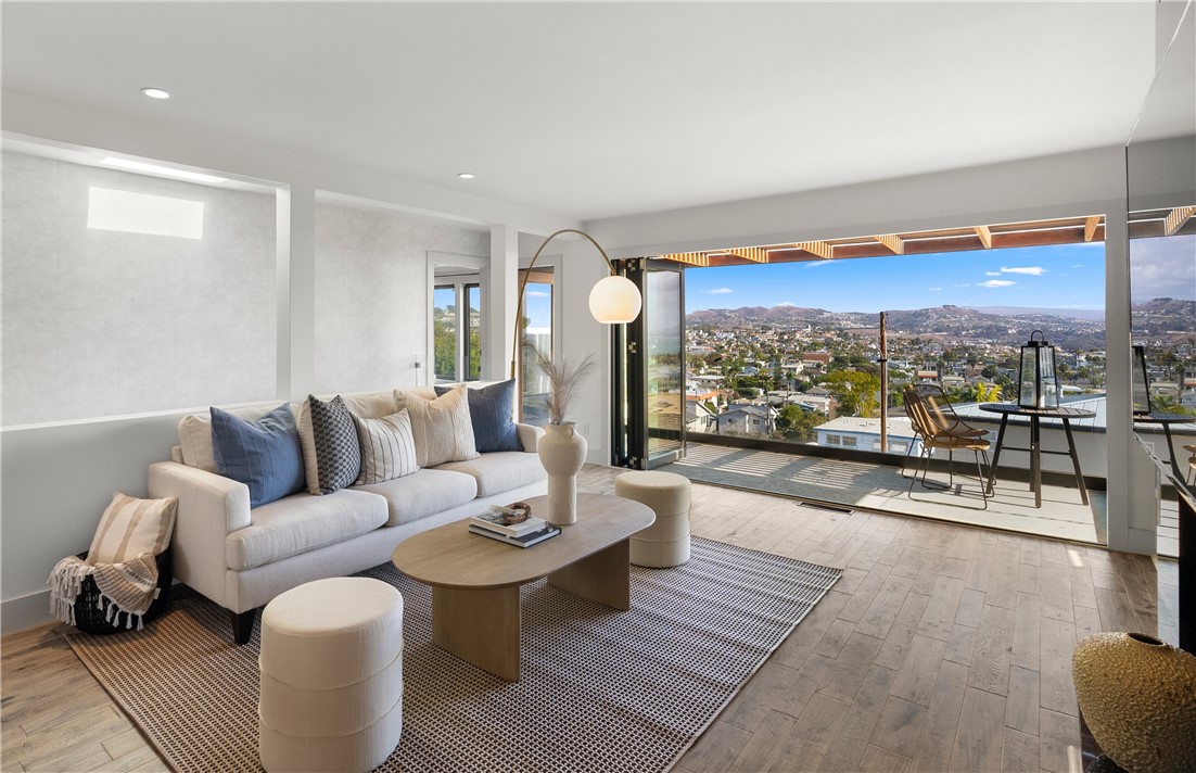 34081 Blue Lantern Street