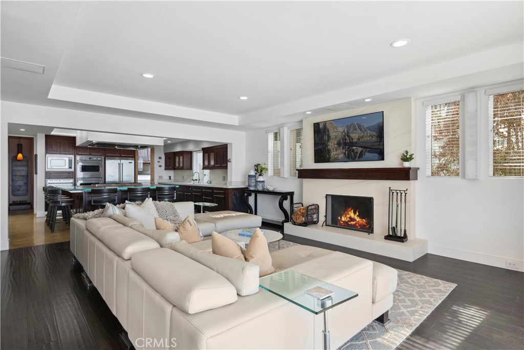 Corona del Mar South of PCH (CDMS) - Residential