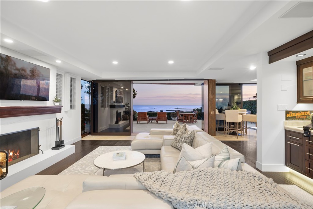 Corona del Mar South of PCH (CDMS) - Residential