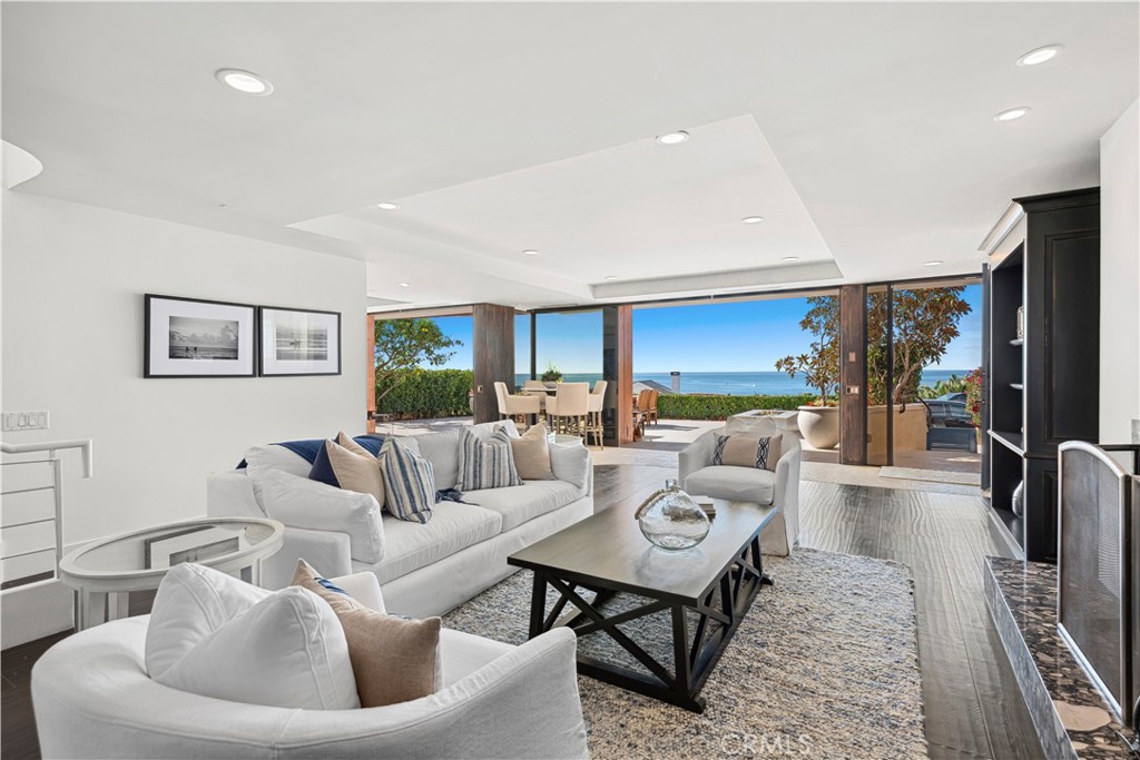 Corona del Mar South of PCH (CDMS) - Residential