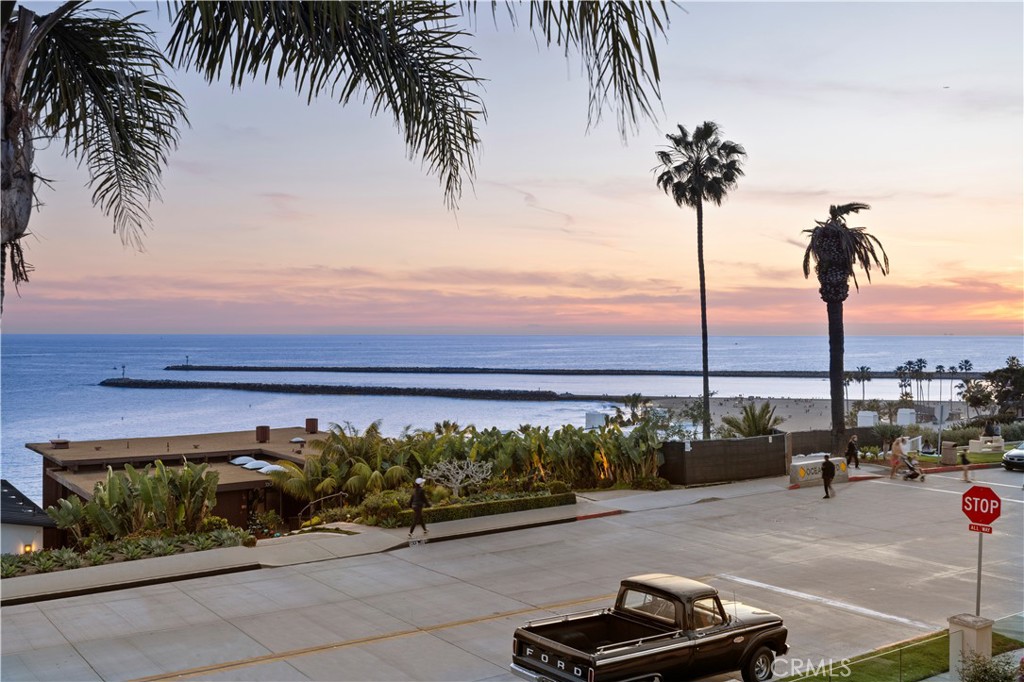 Corona del Mar South of PCH (CDMS) - Residential