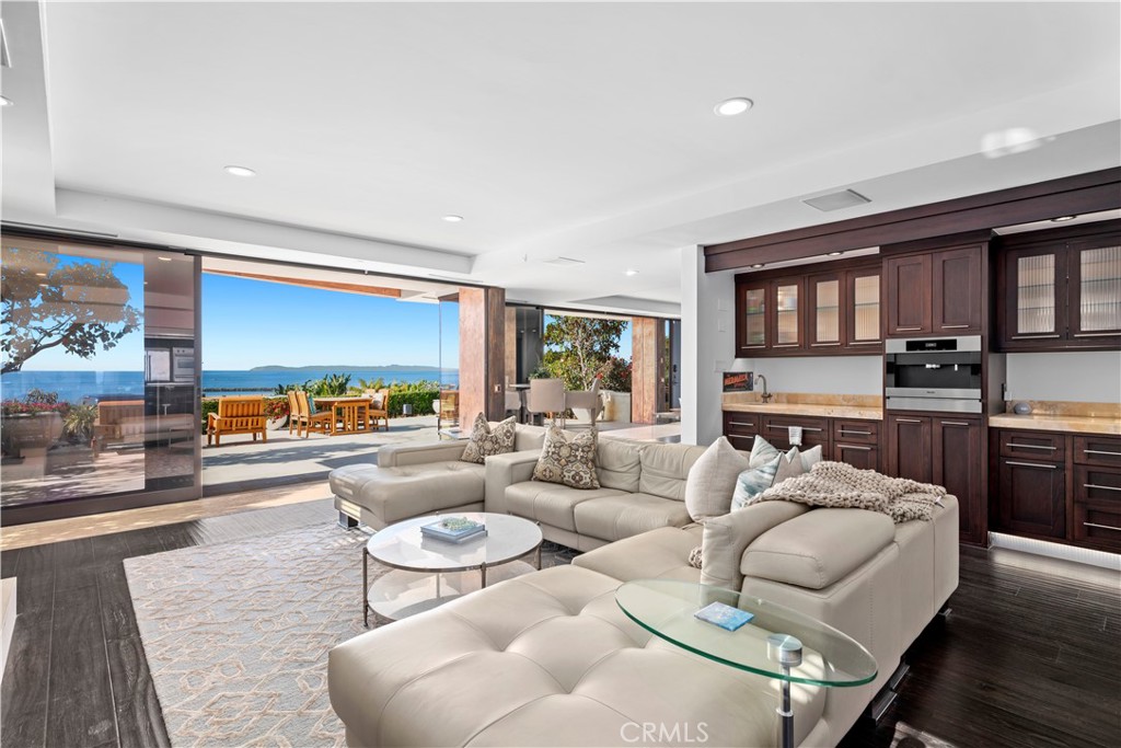 Corona del Mar South of PCH (CDMS) - Residential