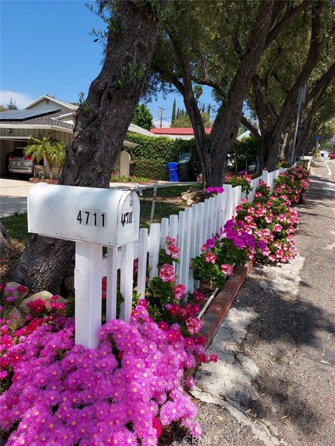 A home in La Crescenta