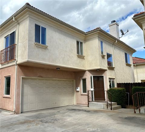 A home in Reseda