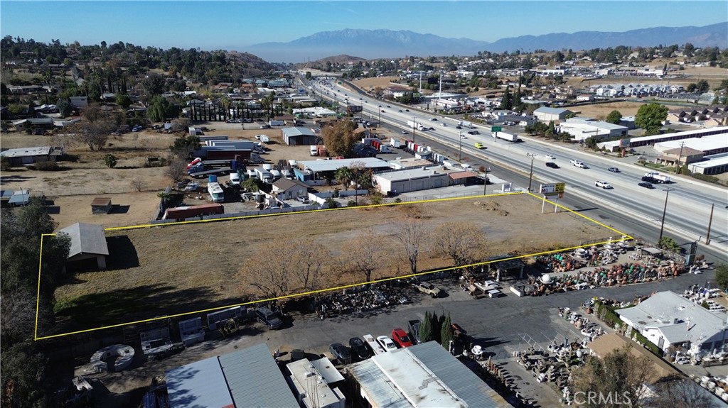 31805 Outer Highway 10
