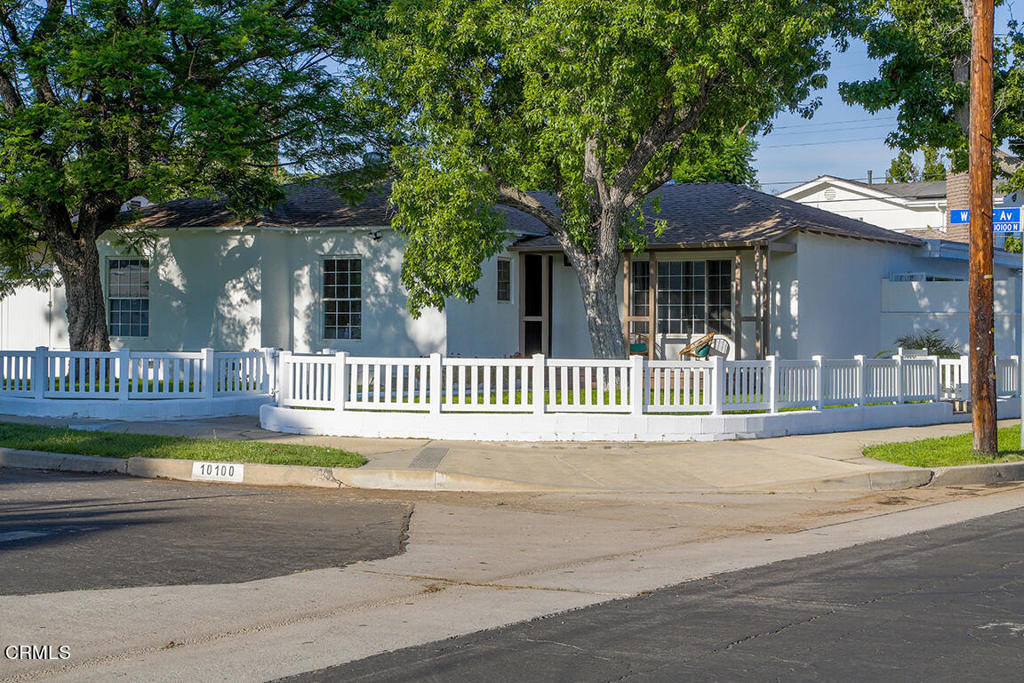 Photo 32 of 40 of 10100 Wisner Avenue house