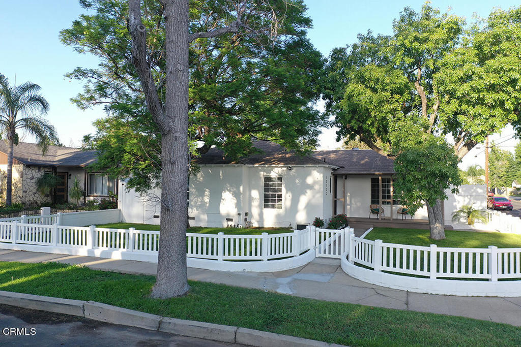 Photo 37 of 40 of 10100 Wisner Avenue house