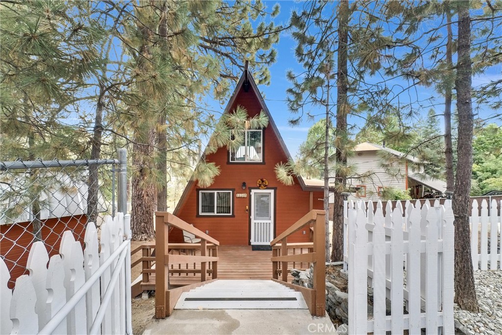View Wrightwood, CA 92397 house