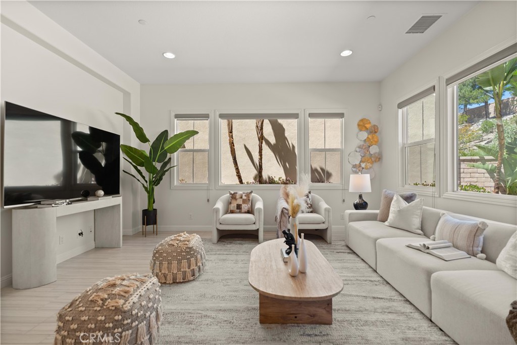 275 Pinnacle Drive